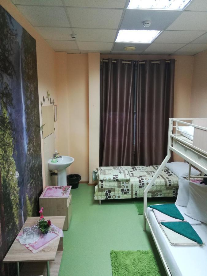 Dachny Hostel На Метро "Заельцовская" Novosibirsk Eksteriør billede