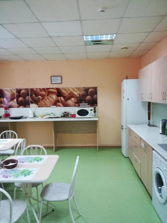 Dachny Hostel На Метро "Заельцовская" Novosibirsk Eksteriør billede